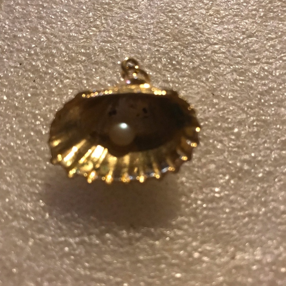 Gold Shell Pearl Pendant Necklace Charm